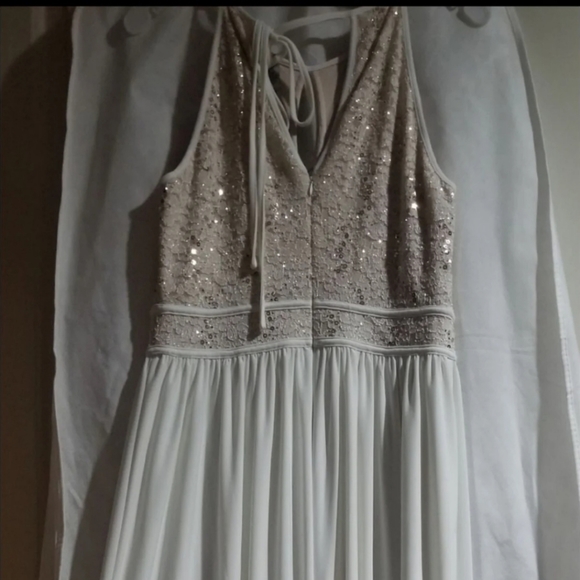 NEW WEDDING DRESS - Picture 3 of 5